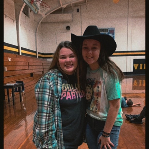 Meet your Posher, Ella - Picture 3 of 9